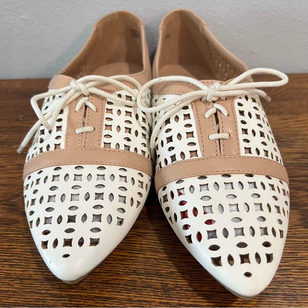 Bamboo Cut-Out Tie-up Flats Pointed Toe